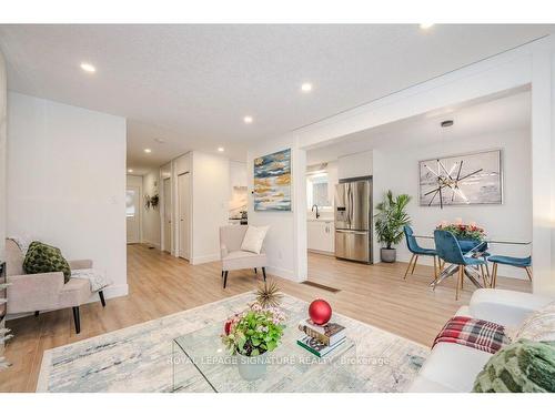 53 Deerpath Dr, Guelph, ON - Indoor Photo Showing Living Room