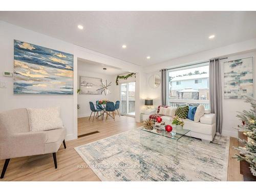 53 Deerpath Dr, Guelph, ON - Indoor Photo Showing Living Room