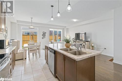 116 Mutrie Boulevard, Rockwood, ON - Indoor Photo Showing Kitchen With Double Sink With Upgraded Kitchen