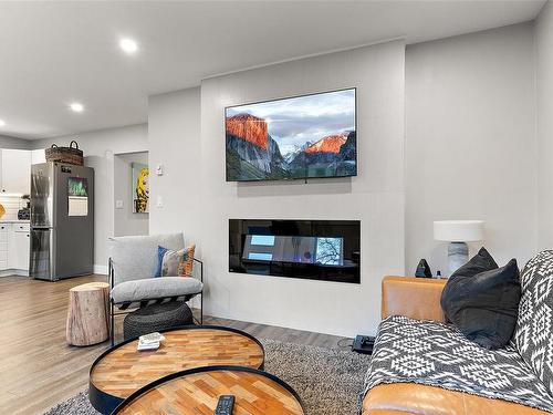 641 Strandlund Ave, Langford, BC - Indoor Photo Showing Living Room With Fireplace