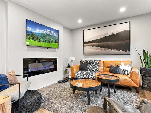 641 Strandlund Ave, Langford, BC - Indoor Photo Showing Living Room With Fireplace