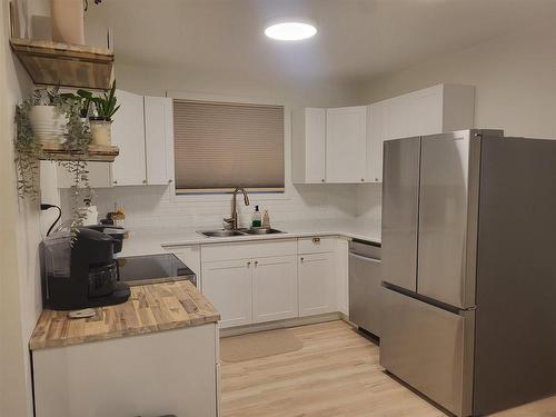 355 Ontario, Thunder Bay, ON - Indoor Photo Showing Kitchen With Double Sink