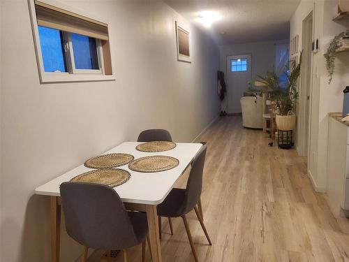 355 Ontario, Thunder Bay, ON - Indoor Photo Showing Dining Room