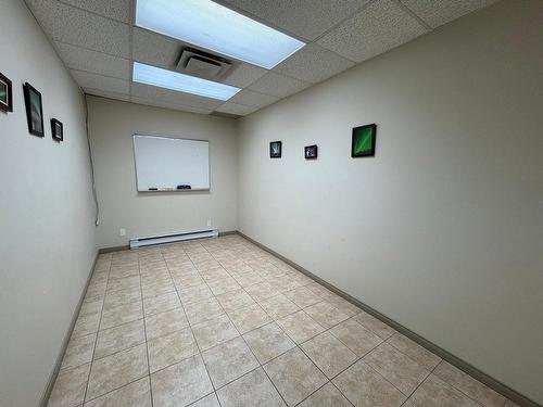 Bureau - 8-56 Av. Principale, Rouyn-Noranda, QC - Indoor Photo Showing Other Room