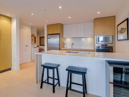 609-838 Broughton St, Victoria, BC - Indoor Photo Showing Kitchen With Stainless Steel Kitchen With Upgraded Kitchen