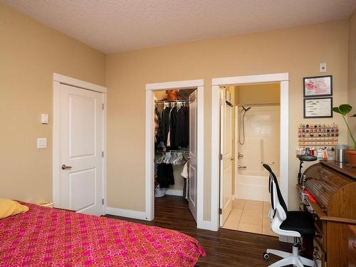 302-938 Dunford Ave, Langford, BC - Indoor Photo Showing Bedroom