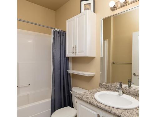 302-938 Dunford Ave, Langford, BC - Indoor Photo Showing Bathroom