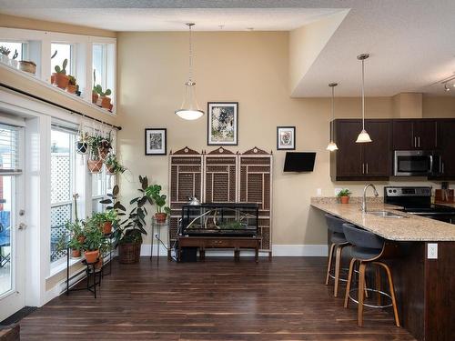 302-938 Dunford Ave, Langford, BC - Indoor Photo Showing Kitchen