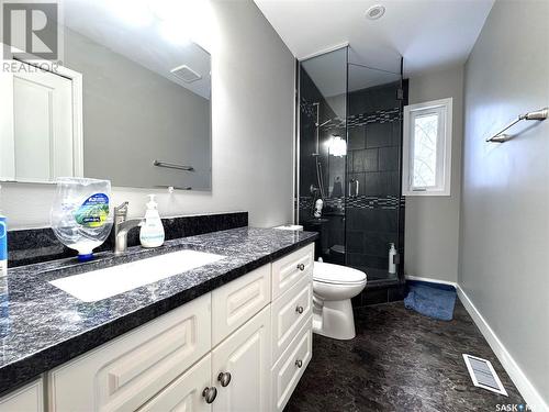 330 3Rd Street E, Annaheim, SK - Indoor Photo Showing Bathroom