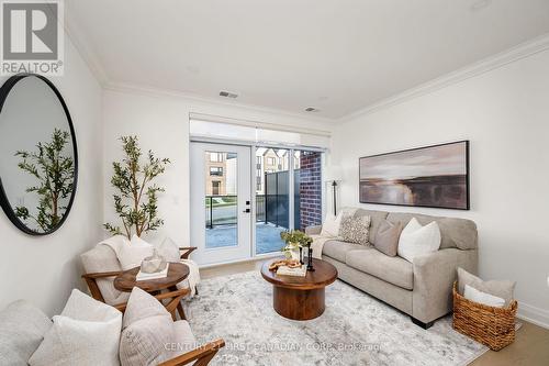 113 - 1975 Fountain Grass Drive, London, ON - Indoor Photo Showing Living Room