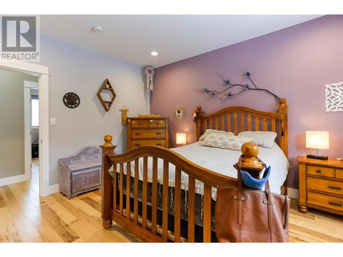 4104 16Th Avenue, Castlegar, BC - Indoor Photo Showing Bedroom