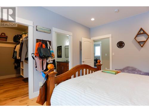 4104 16Th Avenue, Castlegar, BC - Indoor Photo Showing Bedroom