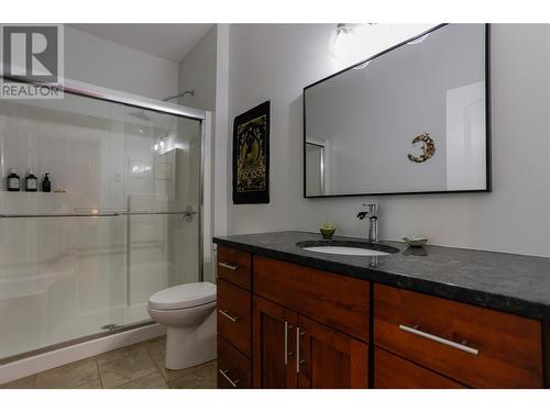 4104 16Th Avenue, Castlegar, BC - Indoor Photo Showing Bathroom