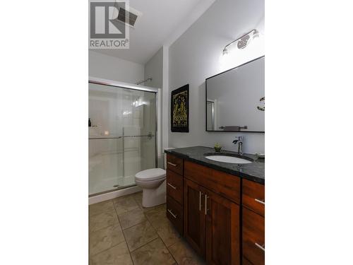 4104 16Th Avenue, Castlegar, BC - Indoor Photo Showing Bathroom