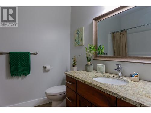 4104 16Th Avenue, Castlegar, BC - Indoor Photo Showing Bathroom