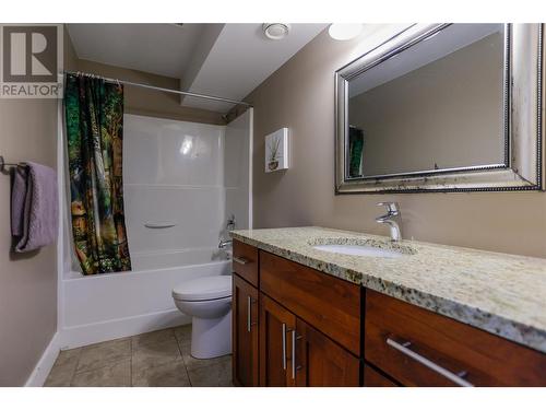 4104 16Th Avenue, Castlegar, BC - Indoor Photo Showing Bathroom