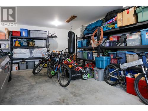 4104 16Th Avenue, Castlegar, BC - Indoor Photo Showing Garage