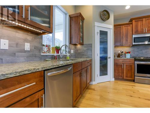 4104 16Th Avenue, Castlegar, BC - Indoor Photo Showing Kitchen