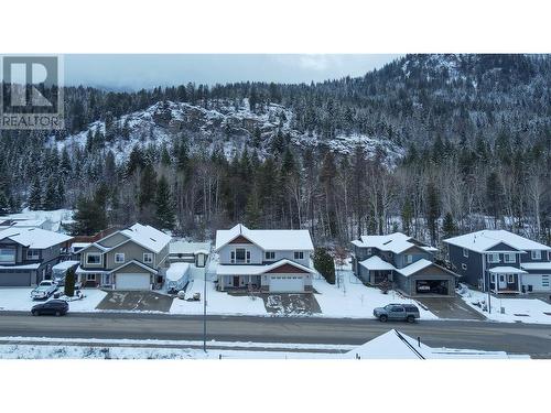 4104 16Th Avenue, Castlegar, BC -  With View