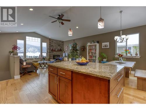 4104 16Th Avenue, Castlegar, BC - Indoor Photo Showing Kitchen