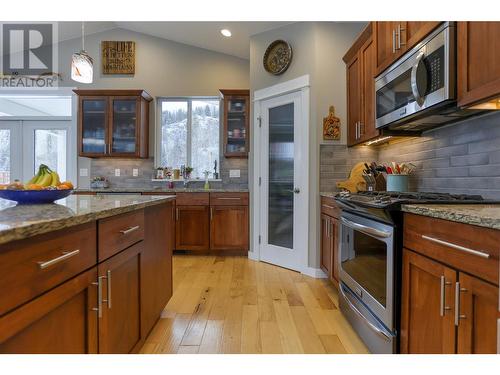 4104 16Th Avenue, Castlegar, BC - Indoor Photo Showing Kitchen