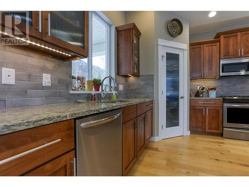 4104 16Th Avenue, Castlegar, BC - Indoor Photo Showing Kitchen