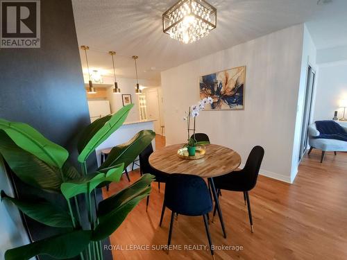 504 - 300 Bloor Street E, Toronto, ON - Indoor Photo Showing Dining Room