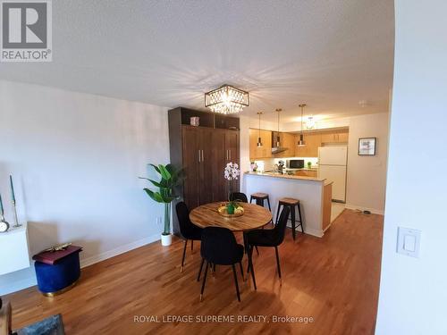 504 - 300 Bloor Street E, Toronto, ON - Indoor Photo Showing Dining Room