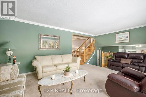 3836 Leitrim Road N, Ottawa, ON - Indoor Photo Showing Living Room