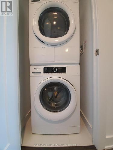 1305 - 575 Bloor Street E, Toronto, ON - Indoor Photo Showing Laundry Room