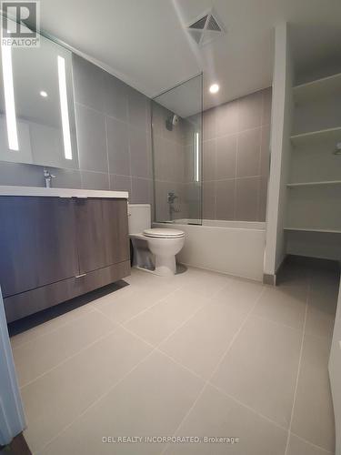 1305 - 575 Bloor Street E, Toronto, ON - Indoor Photo Showing Bathroom