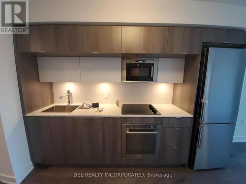 1305 - 575 Bloor Street E, Toronto, ON - Indoor Photo Showing Kitchen