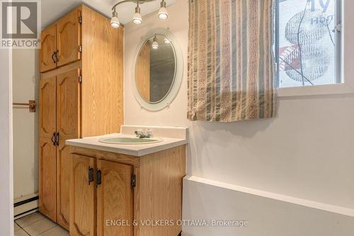 467 Edgeworth Avenue, Ottawa, ON - Indoor Photo Showing Bathroom