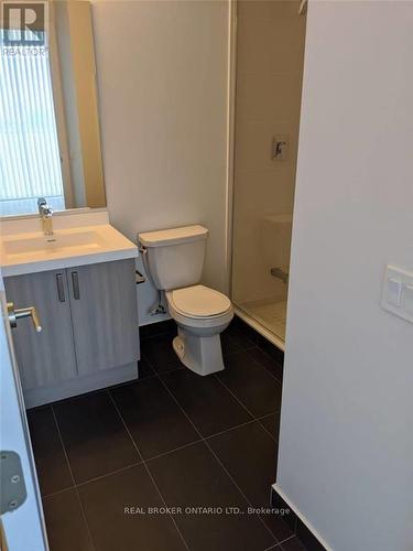 614 - 7895 Jane Street N, Vaughan, ON - Indoor Photo Showing Bathroom