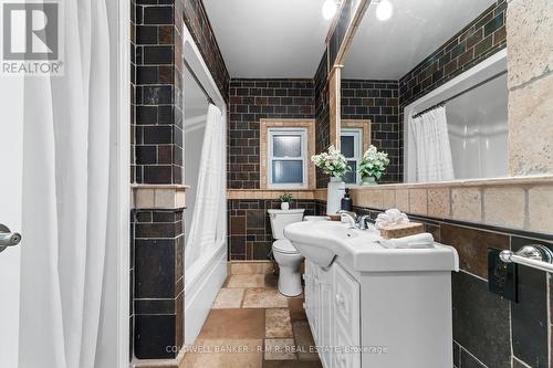 536 Riverside Drive, Ajax, ON - Indoor Photo Showing Bathroom