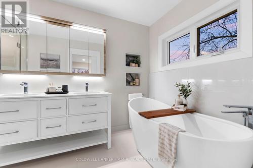 536 Riverside Drive, Ajax, ON - Indoor Photo Showing Bathroom