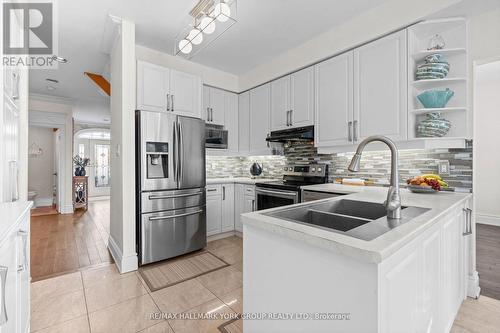 1546 Meldron Drive, Pickering, ON - Indoor Photo Showing Kitchen With Double Sink With Upgraded Kitchen