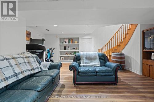 1546 Meldron Drive, Pickering, ON - Indoor Photo Showing Living Room