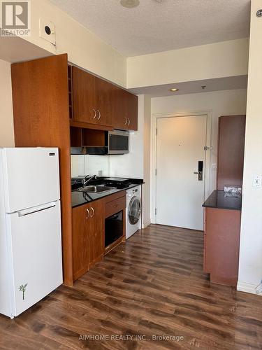 2107 - 1 King Street W, Toronto, ON - Indoor Photo Showing Kitchen