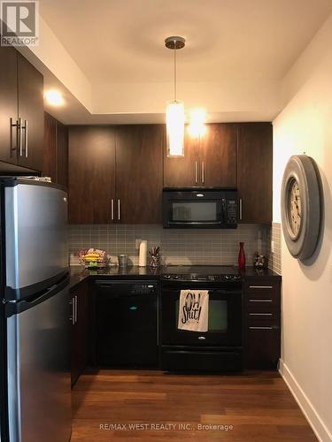 3706 - 120 Homewood Avenue, Toronto, ON - Indoor Photo Showing Kitchen