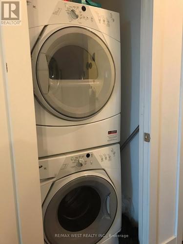 3706 - 120 Homewood Avenue, Toronto, ON - Indoor Photo Showing Laundry Room