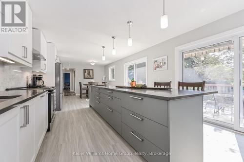 840 St George Street E, Centre Wellington (Fergus), ON - Indoor Photo Showing Kitchen With Upgraded Kitchen