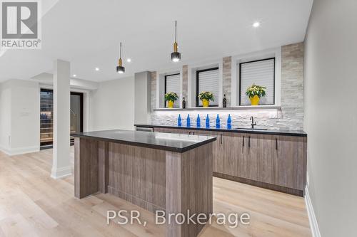 168 Kenollie Avenue, Mississauga, ON - Indoor Photo Showing Kitchen