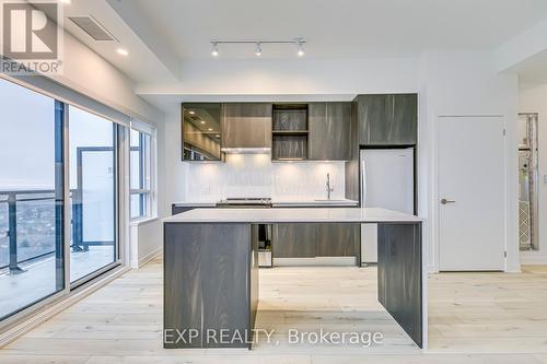 Ph08 - 395 Dundas Street W, Oakville, ON - Indoor Photo Showing Kitchen