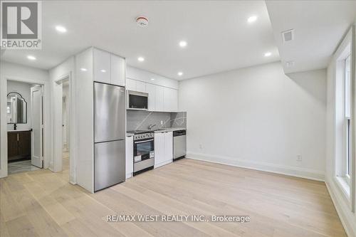 Main - 202 Perth Avenue, Toronto, ON - Indoor Photo Showing Kitchen