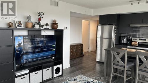 A403 - 1117 Cooke Boulevard, Burlington, ON - Indoor Photo Showing Kitchen With Stainless Steel Kitchen