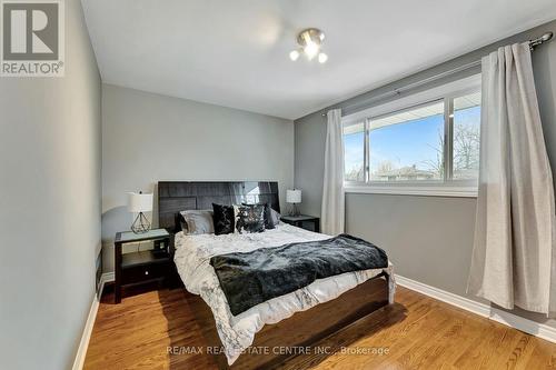 93 Crosby Drive, Kitchener, ON - Indoor Photo Showing Bedroom