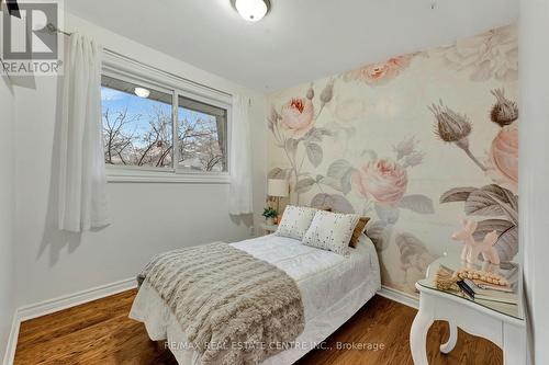 93 Crosby Drive, Kitchener, ON - Indoor Photo Showing Bedroom