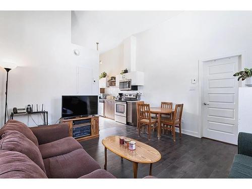 Vue d'ensemble - 329 Rue James, Shawville, QC - Indoor Photo Showing Living Room