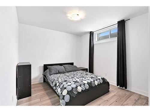 Chambre Ã Â coucher - 329 Rue James, Shawville, QC - Indoor Photo Showing Bedroom